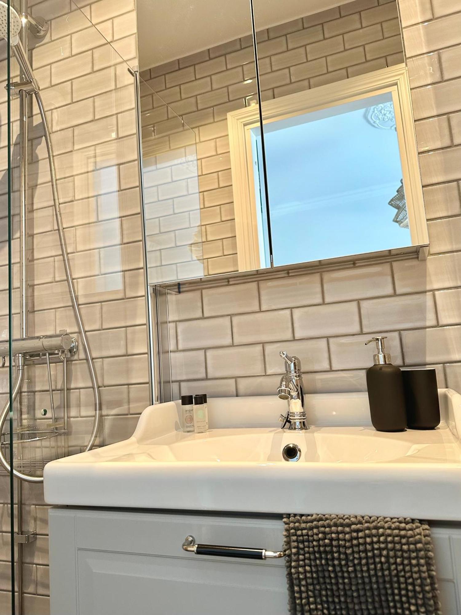 Апарт отель Wow, Foereningsgatan 9 Гётеборг Экстерьер фото